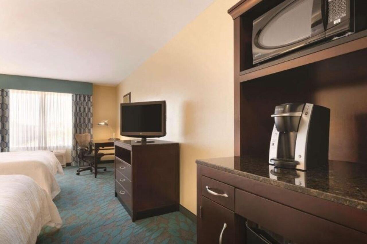 Hilton Garden Inn Fargo Exterior foto