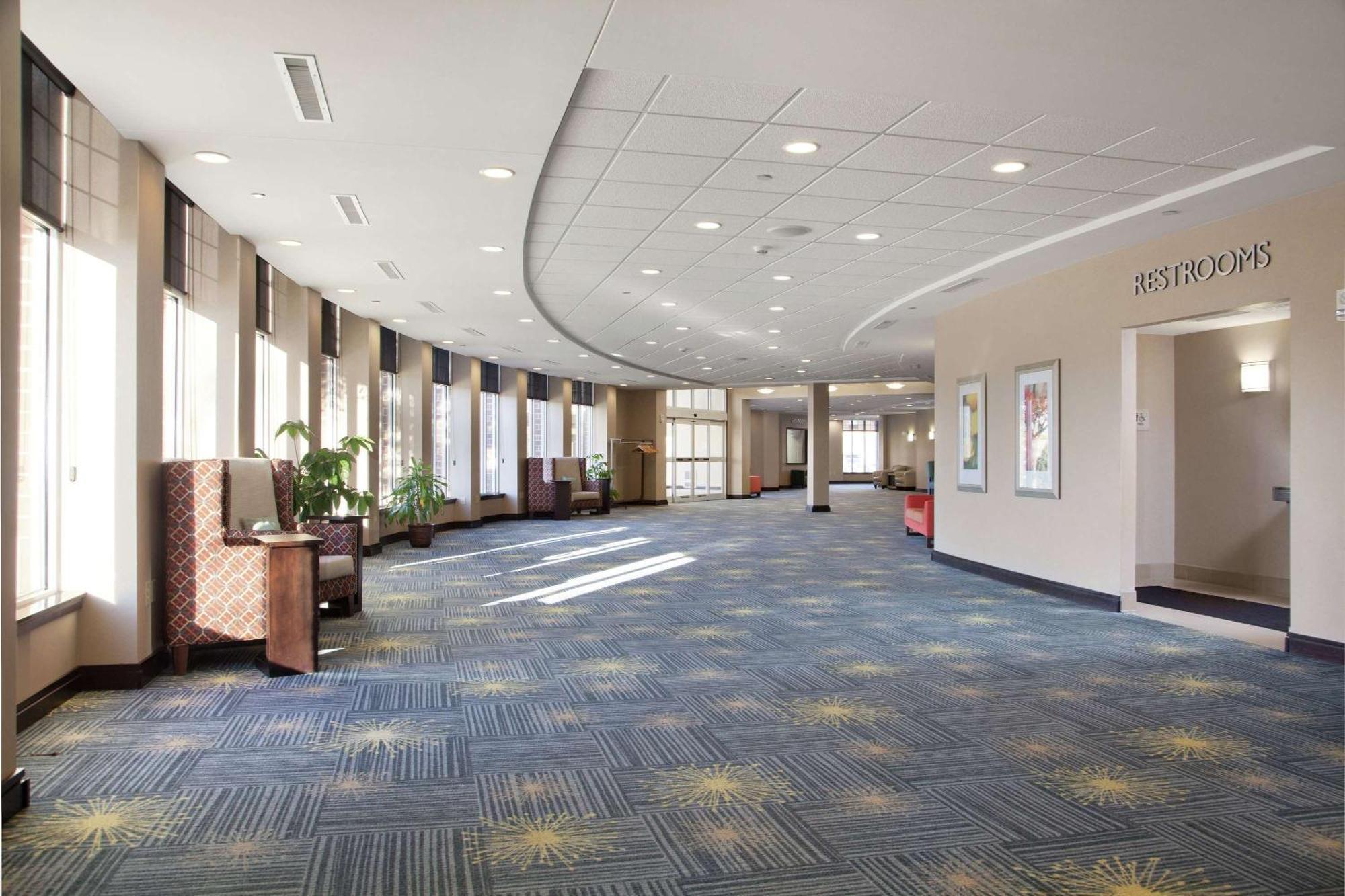 Hilton Garden Inn Fargo Exterior foto